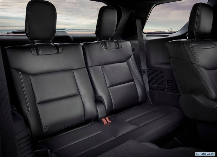 2020 Ford Explorer - фотография 13 из 28