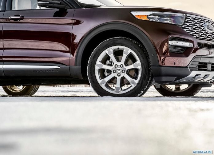 2020 Ford Explorer - фотография 23 из 28