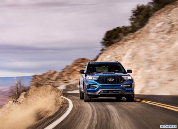 2020 Ford Explorer ST - фотография 9 из 21