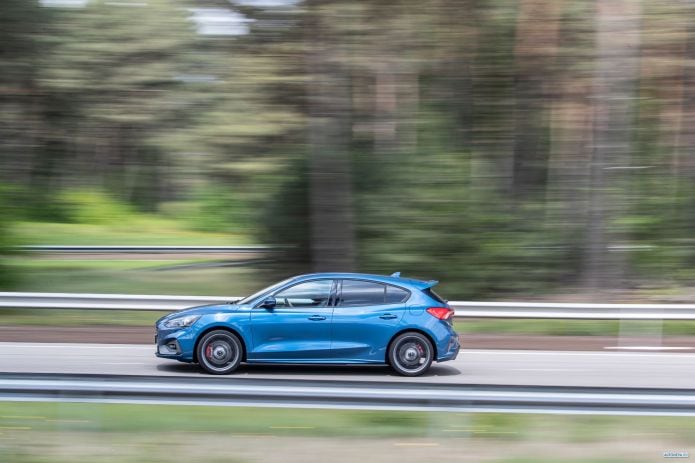 2020 Ford Focus ST - фотография 14 из 40