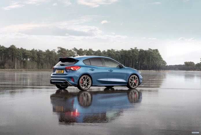 2020 Ford Focus ST - фотография 20 из 40
