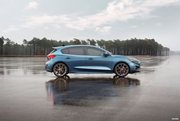 2020 Ford Focus ST - фотография 21 из 40