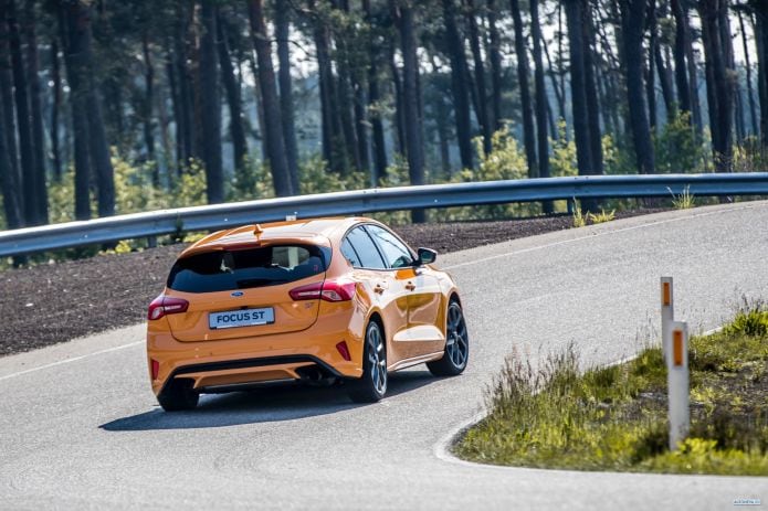 2020 Ford Focus ST - фотография 29 из 40 2020 Ford Focus ST - фотография 29 из 40