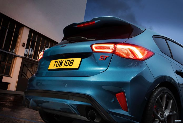 2020 Ford Focus ST - фотография 37 из 40