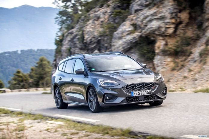 2020 Ford Focus ST Wagon - фотография 5 из 40