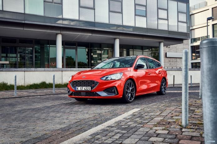 2020 Ford Focus ST Wagon - фотография 10 из 40
