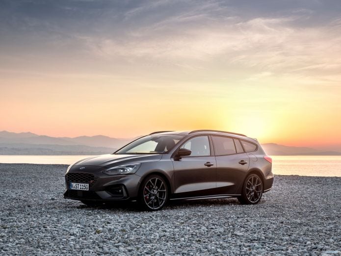 2020 Ford Focus ST Wagon - фотография 11 из 40