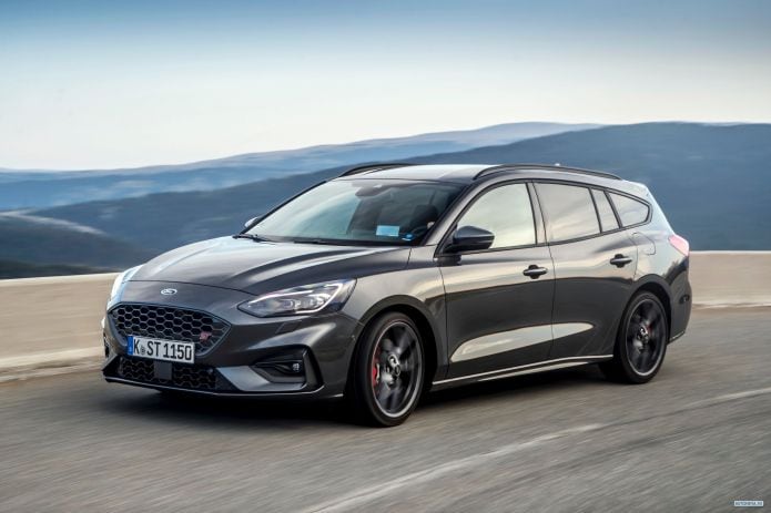 2020 Ford Focus ST Wagon - фотография 15 из 40