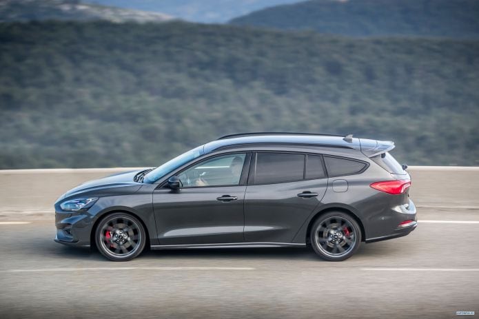 2020 Ford Focus ST Wagon - фотография 19 из 40