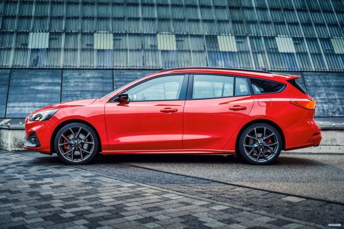 2020 Ford Focus ST Wagon - фотография 20 из 40