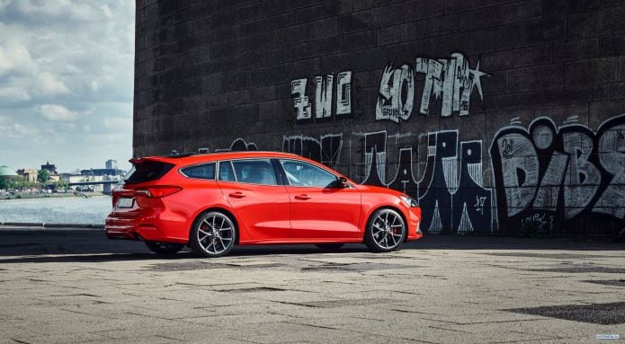 2020 Ford Focus ST Wagon - фотография 22 из 40