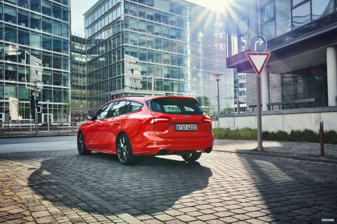 2020 Ford Focus ST Wagon - фотография 27 из 40