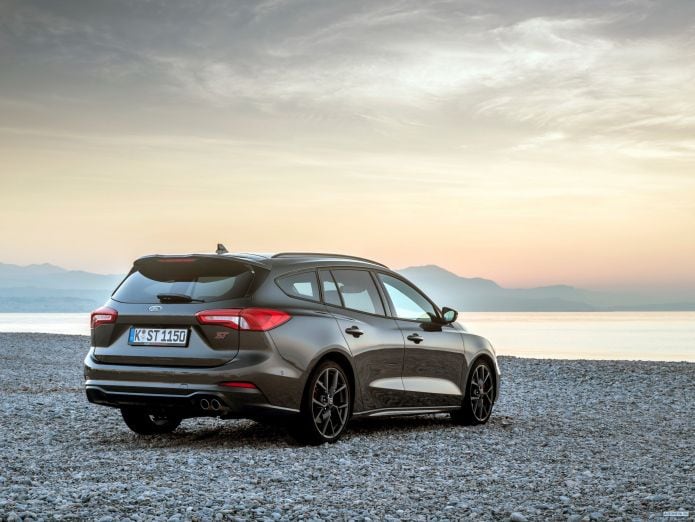 2020 Ford Focus ST Wagon - фотография 28 из 40