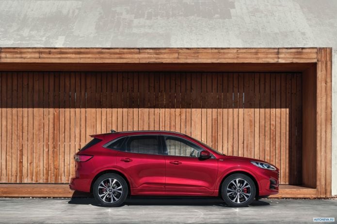 2020 Ford Kuga - фотография 10 из 17