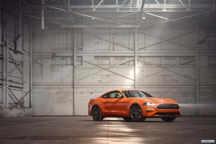 2020 Ford Mustang EcoBoost High Performance Package - фотография 1 из 17