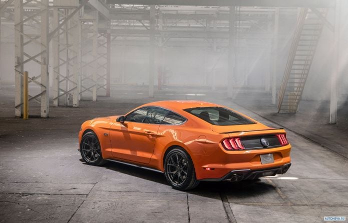 2020 Ford Mustang EcoBoost High Performance Package - фотография 4 из 17 2020 Ford Mustang EcoBoost High Performance Package - фотография 4 из 17
