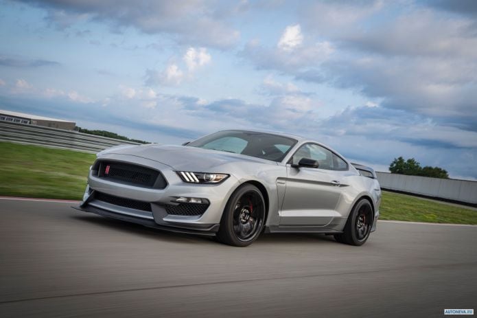 2020 Ford Mustang Shelby GT350R - фотография 2 из 8