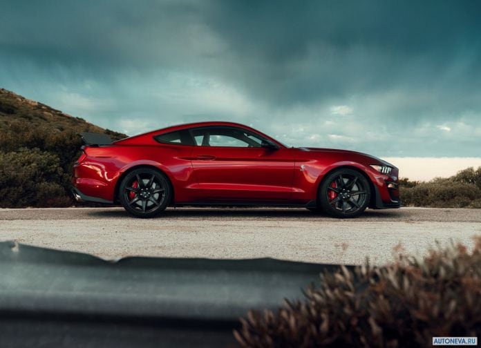 2020 Ford Mustang Shelby GT500 - фотография 11 из 86