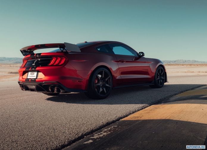 2020 Ford Mustang Shelby GT500 - фотография 13 из 86