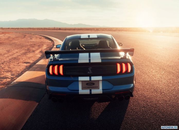 2020 Ford Mustang Shelby GT500 - фотография 29 из 86