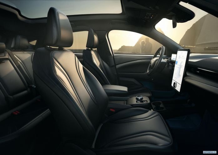 2021 Ford Mustang Mach-e 1-4 - фотография 17 из 25