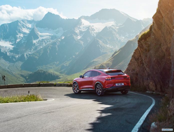 2021 Ford Mustang Mach-e X - фотография 10 из 22 2021 Ford Mustang Mach-e X - фотография 10 из 22