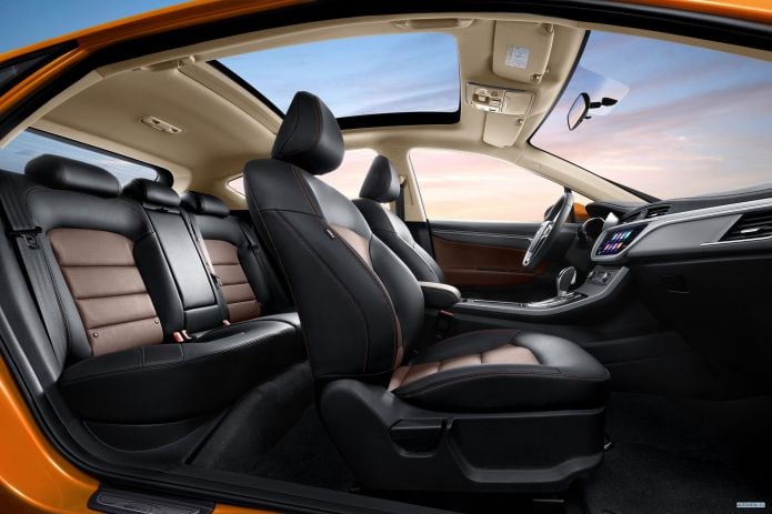 2017 Geely Emgrand GS Sport - фотография 13 из 17 2017 Geely Emgrand GS Sport - фотография 13 из 17