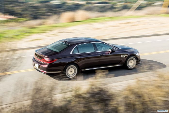 2020 Genesis G90 - фотография 13 из 40