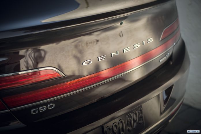 2020 Genesis G90 - фотография 32 из 40