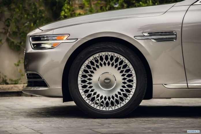 2020 Genesis G90 - фотография 37 из 40