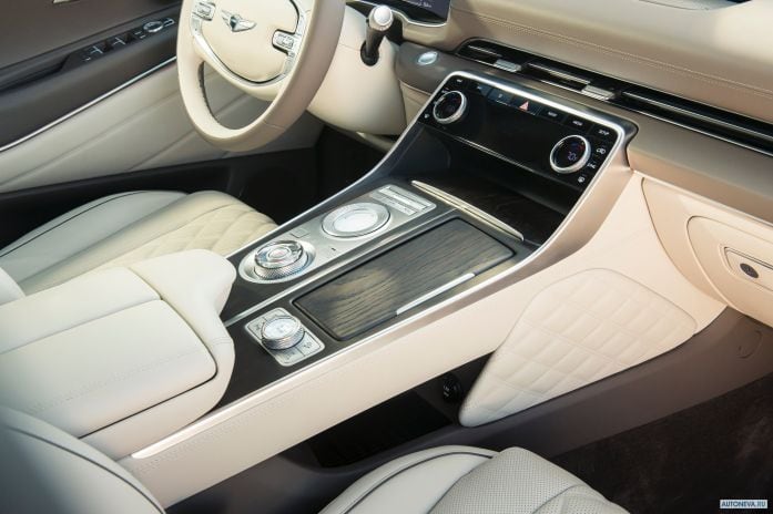 2021 Genesis GV80 - фотография 16 из 40 2021 Genesis GV80 - фотография 16 из 40