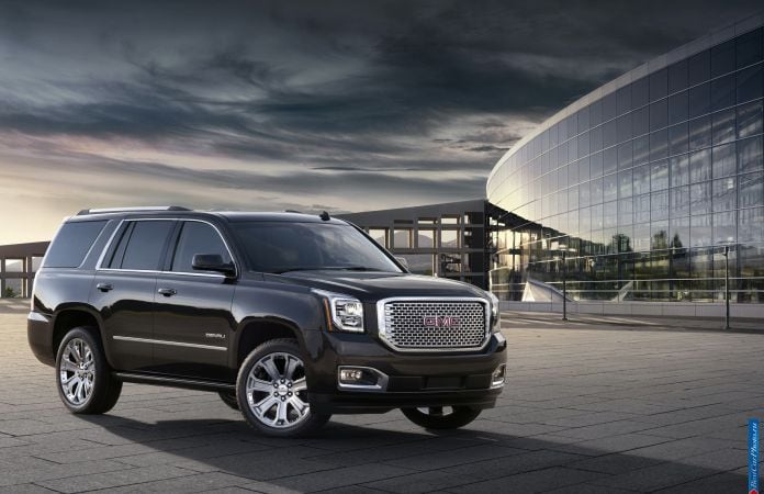 2015 GMC Yukon Denali - фотография 1 из 17