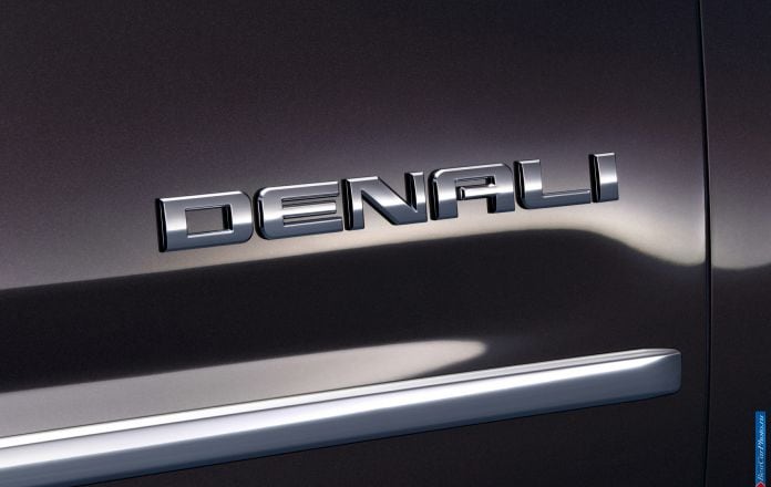 2015 GMC Yukon Denali - фотография 11 из 17