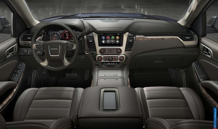 2015 GMC Yukon Denali - фотография 14 из 17