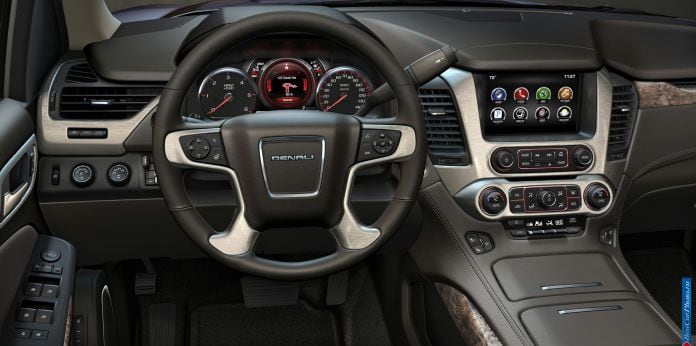 2015 GMC Yukon Denali - фотография 15 из 17