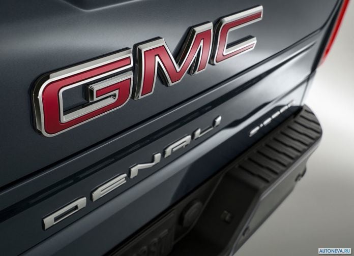 2019 GMC Sierra Denali - фотография 34 из 44
