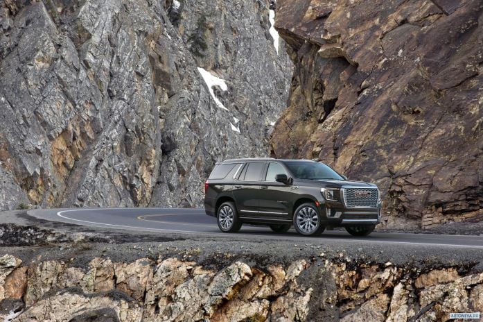 2020 GMC Yukon Denali - фотография 8 из 29