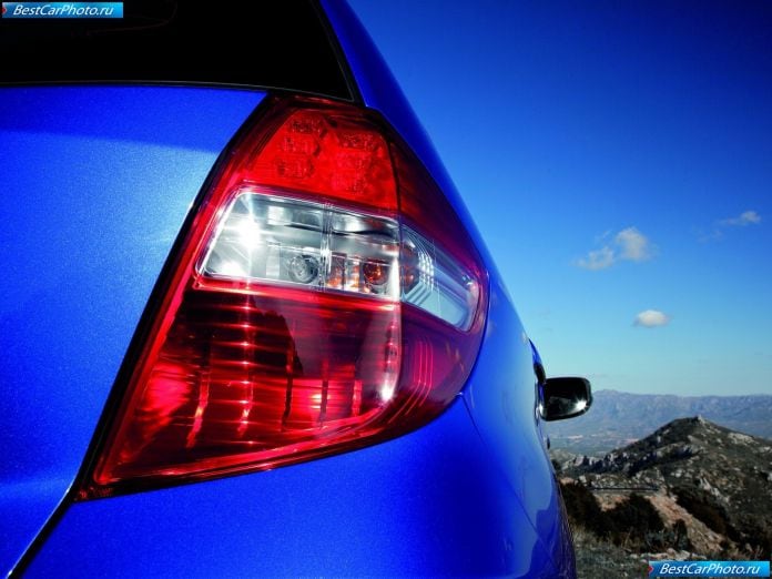 2011 Honda Jazz - фотография 46 из 51 2011 Honda Jazz - фотография 46 из 51