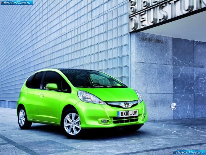2011 Honda Jazz Hybrid - фотография 1 из 31
