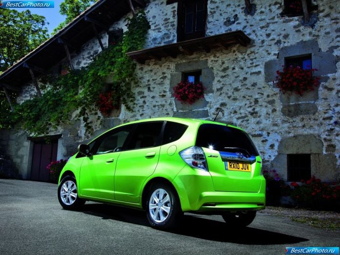 2011 Honda Jazz Hybrid - фотография 12 из 31