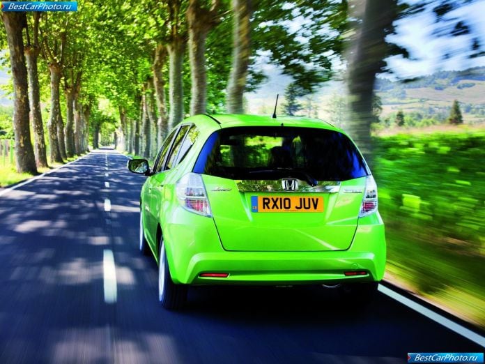 2011 Honda Jazz Hybrid - фотография 14 из 31