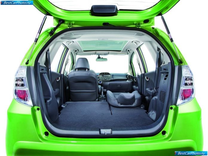 2011 Honda Jazz Hybrid - фотография 27 из 31