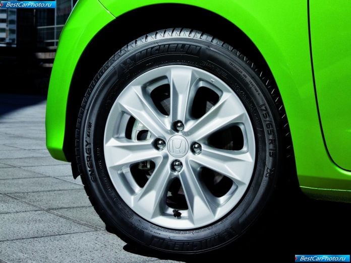 2011 Honda Jazz Hybrid - фотография 28 из 31