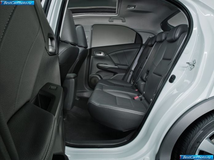 2012 Honda Civic Eu-version - фотография 22 из 27 2012 Honda Civic Eu-version - фотография 22 из 27