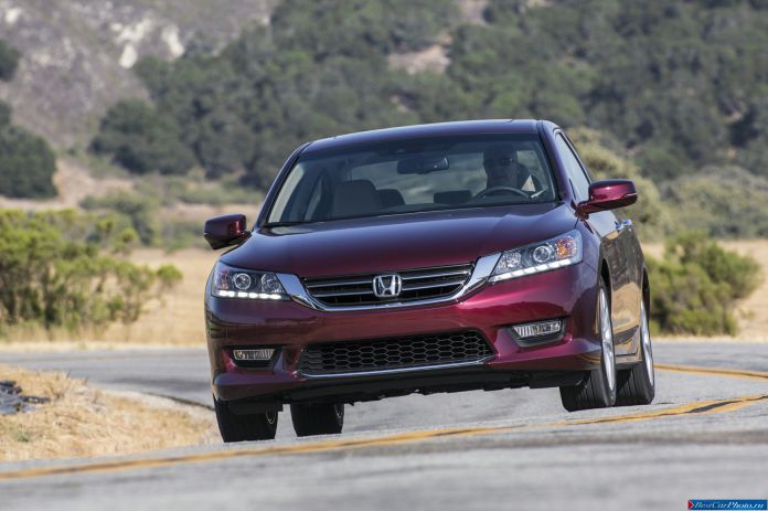 2013 Honda Accord - фотография 32 из 187
