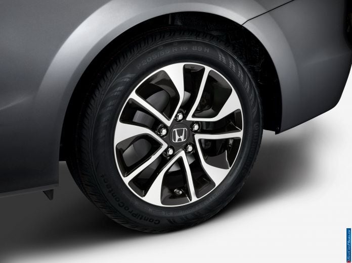 2013 Honda Civic Coupe - фотография 10 из 33