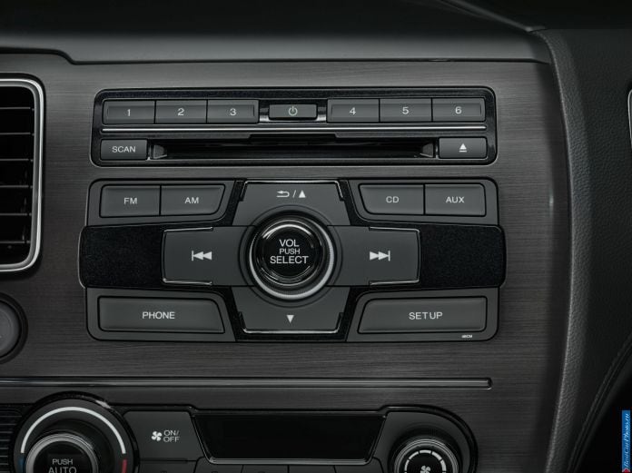 2013 Honda Civic Coupe - фотография 18 из 33