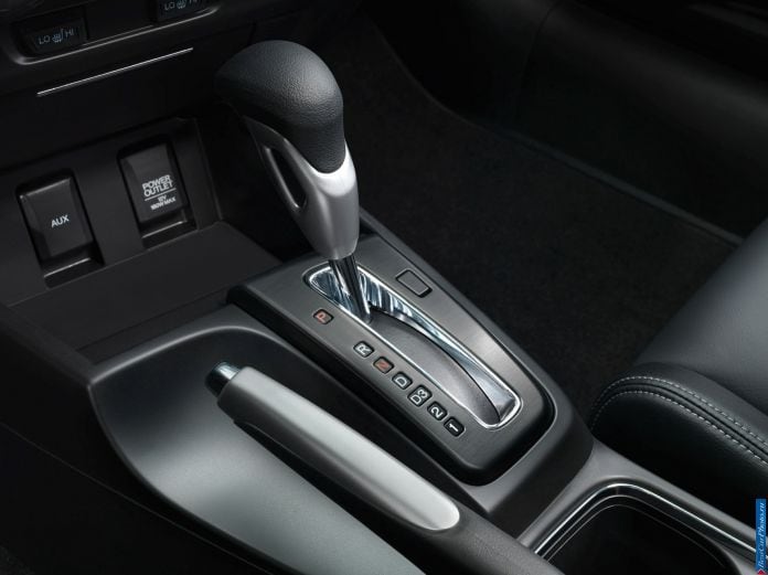 2013 Honda Civic Coupe - фотография 24 из 33