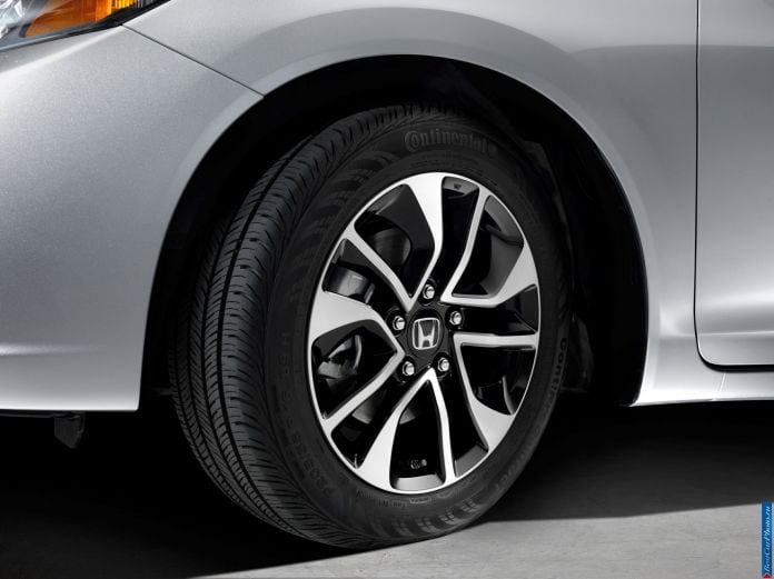 2013 Honda Civic Sedan - фотография 39 из 78