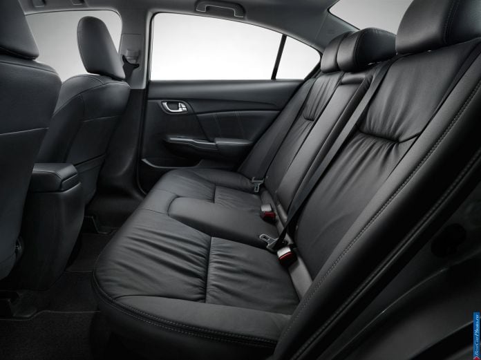 2013 Honda Civic Sedan - фотография 60 из 78